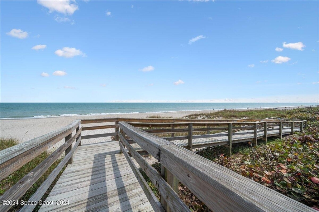 601 N Miramar Avenue - Photo 1
