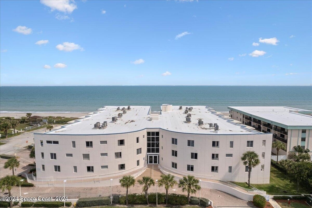 601 N Miramar Avenue - Photo 0