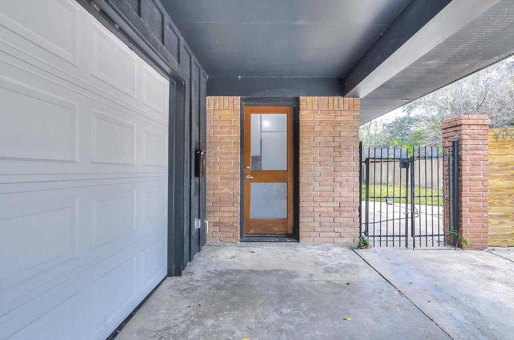 9006 Dunlap Street - Photo 1