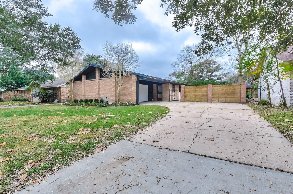 9006 Dunlap Street - Photo 2