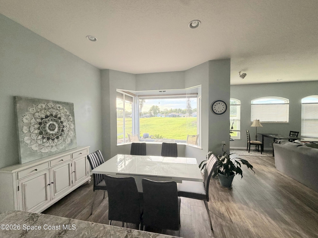 8006 Bradwick Way - Photo 5