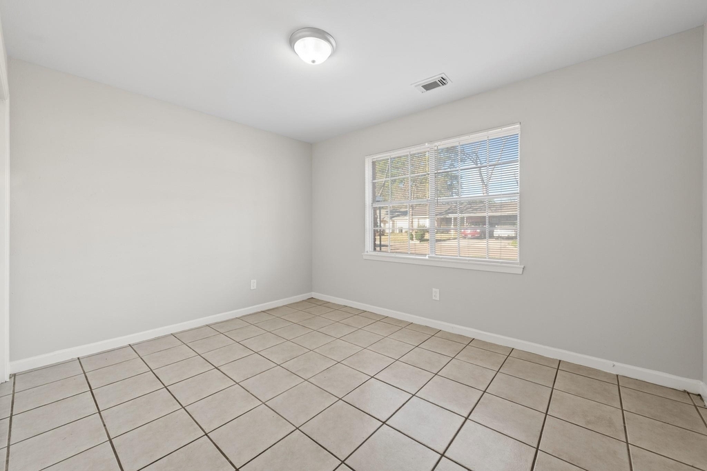11218 Rebel Road - Photo 10