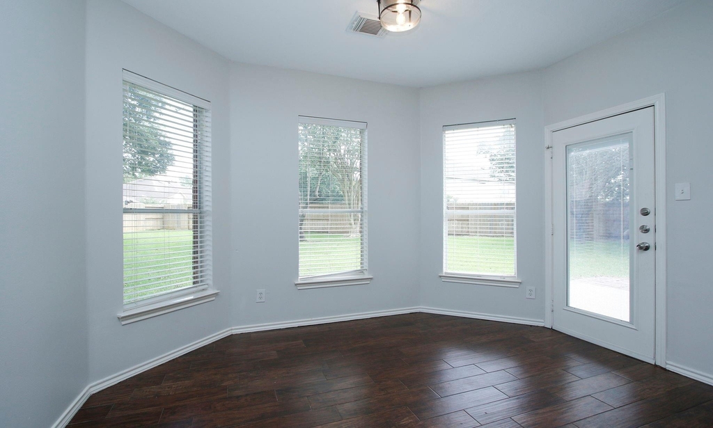 10314 Cliff Haven Court - Photo 10