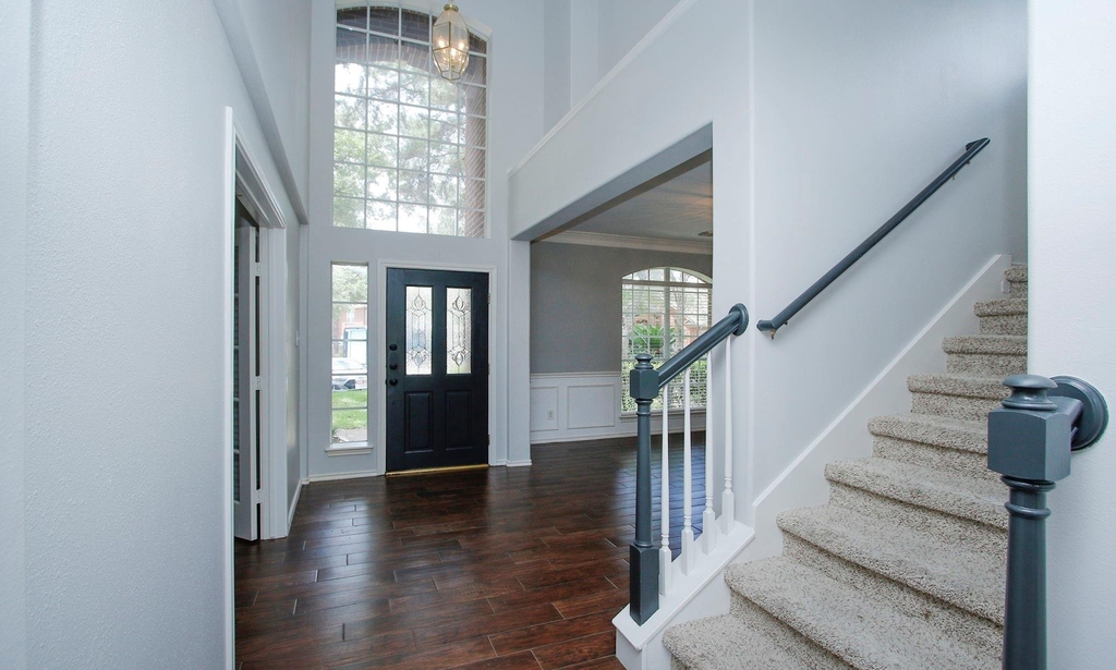 10314 Cliff Haven Court - Photo 4