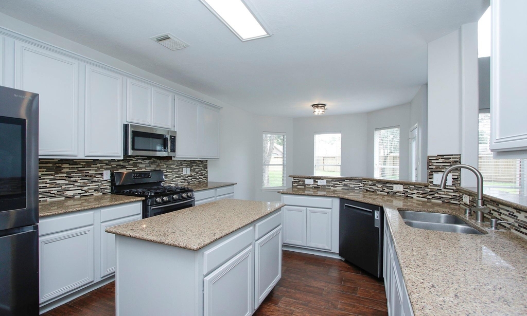 10314 Cliff Haven Court - Photo 11
