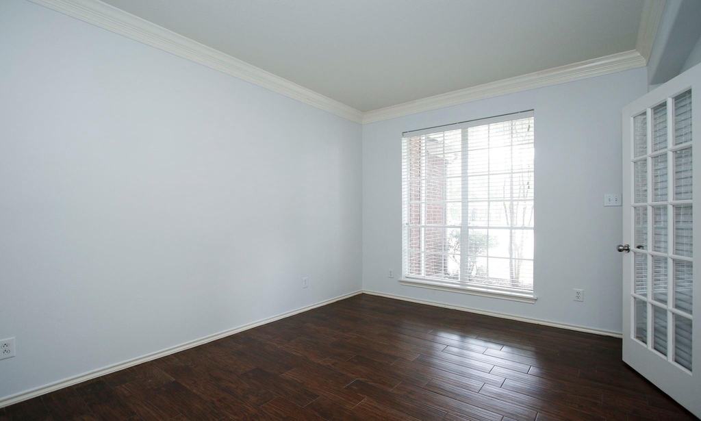 10314 Cliff Haven Court - Photo 12