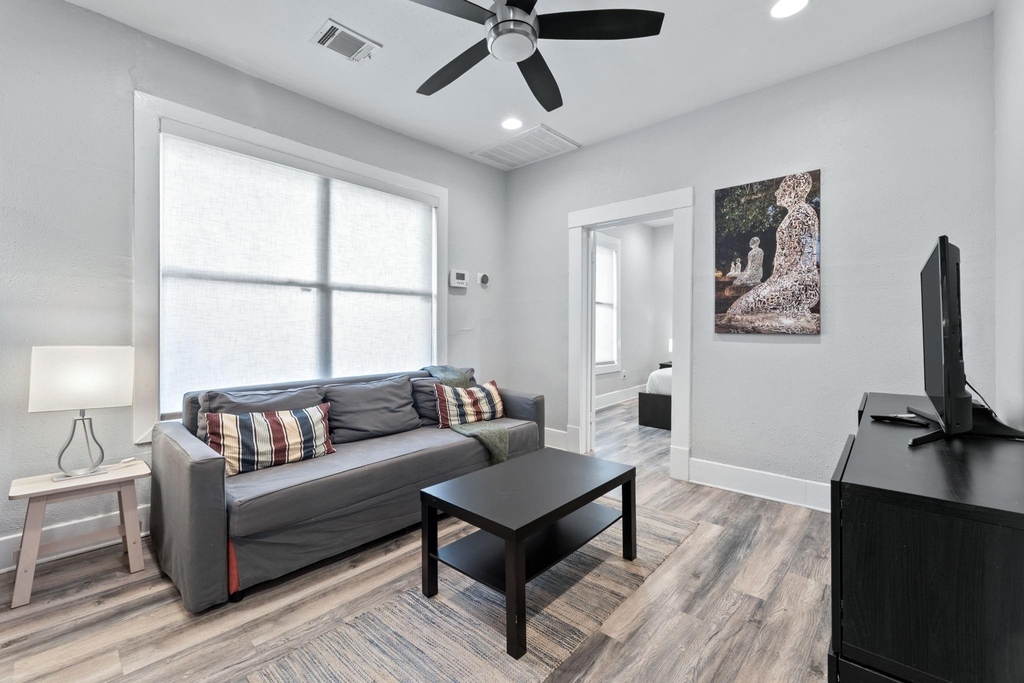 412 Drew Street - Photo 0