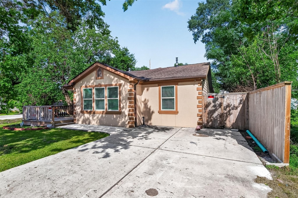 7030 Sidney Street - Photo 2