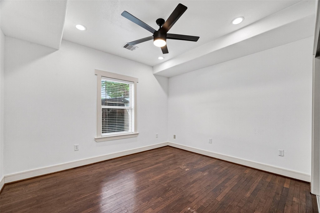 7030 Sidney Street - Photo 25
