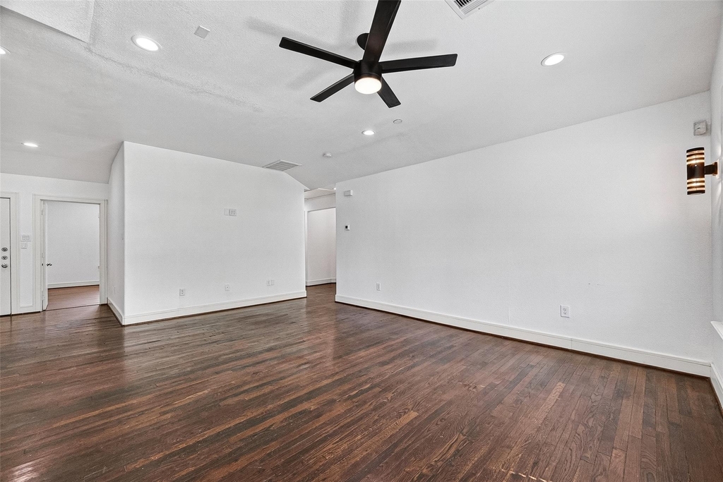 7030 Sidney Street - Photo 5
