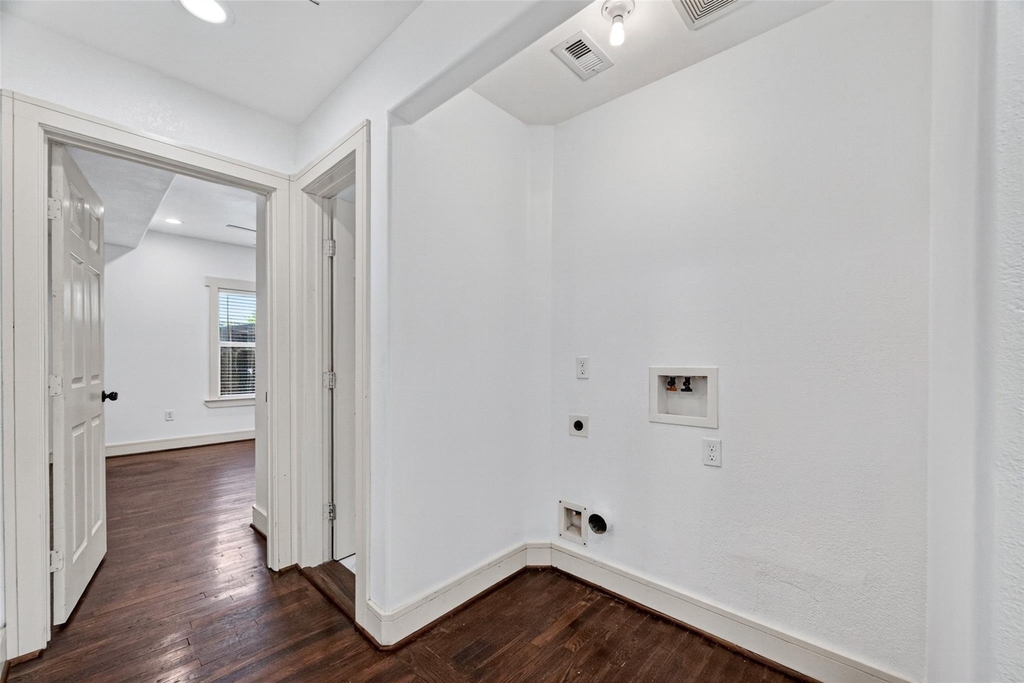 7030 Sidney Street - Photo 19