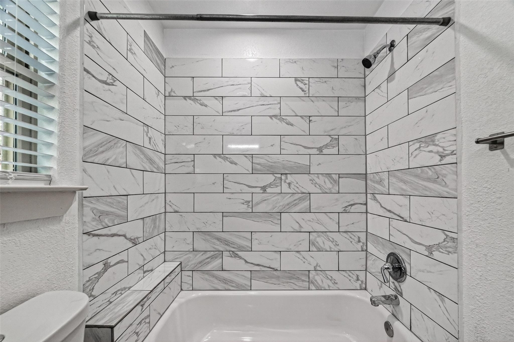 7030 Sidney Street - Photo 24
