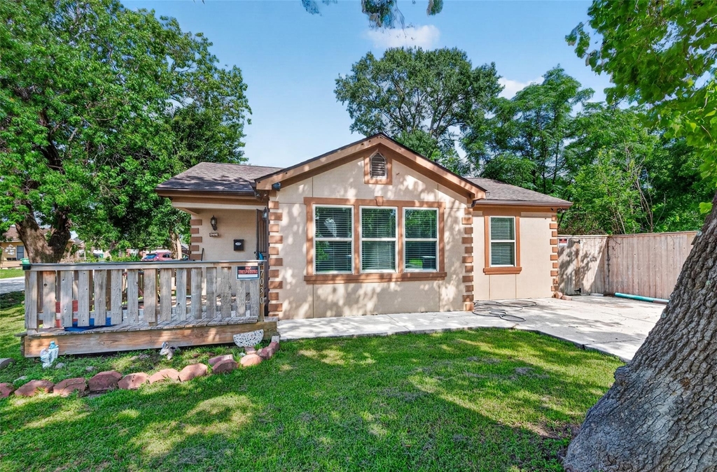 7030 Sidney Street - Photo 1