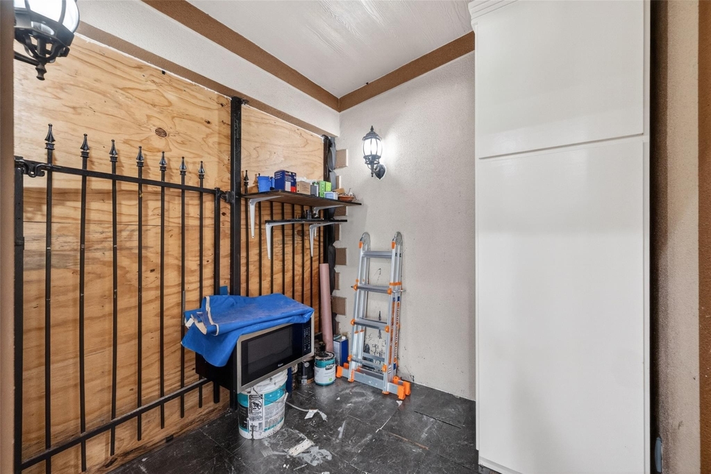 7030 Sidney Street - Photo 27