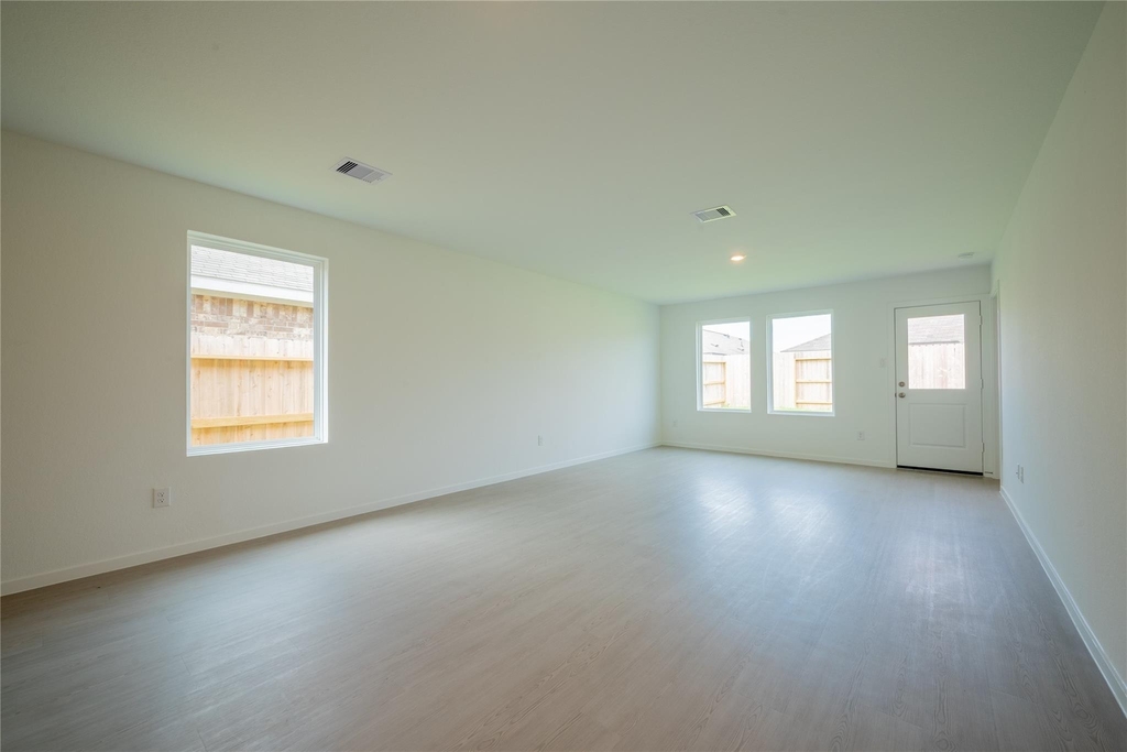 6147 Sunburst Scarlet Street - Photo 2