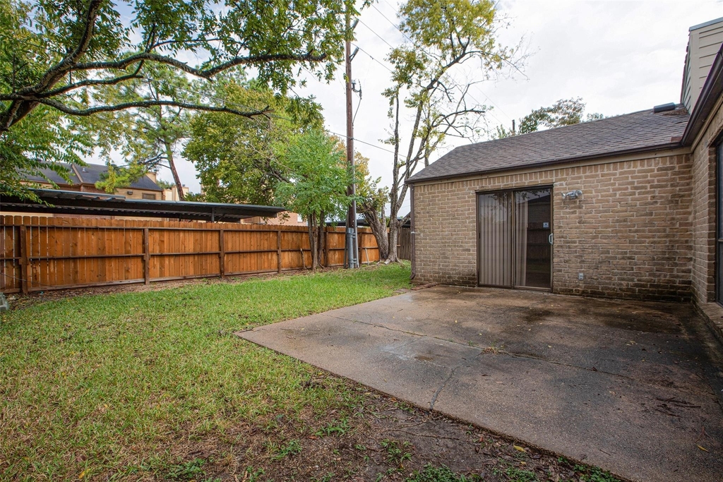 16042 Bear Hill Drive - Photo 32