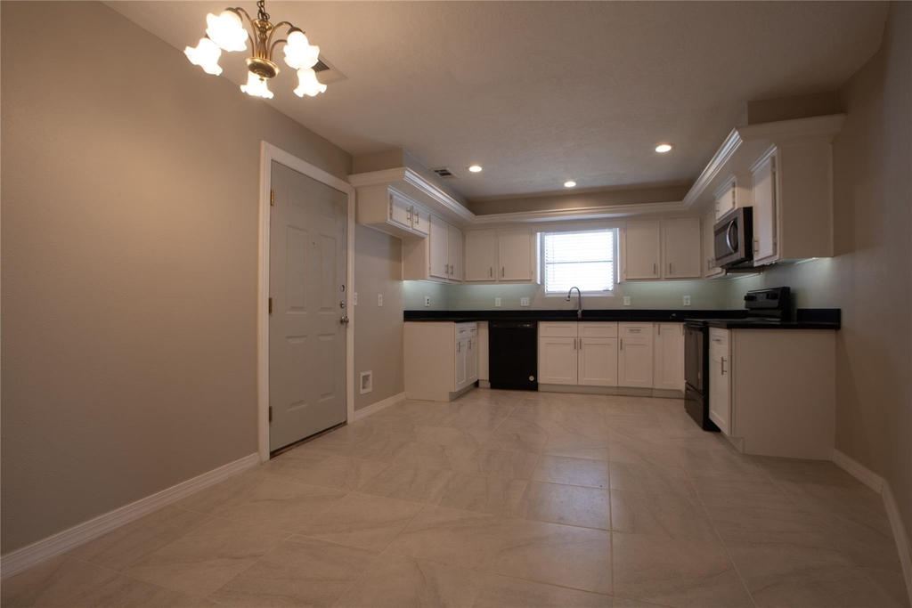 16042 Bear Hill Drive - Photo 13
