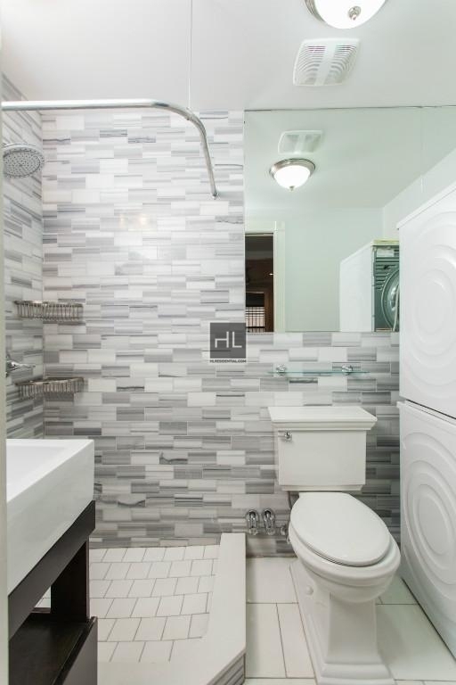 West 53 Street - Photo 2