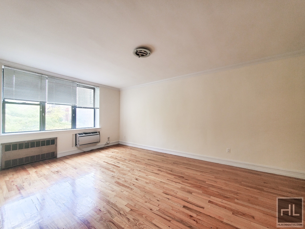East 36 Street - Photo 2