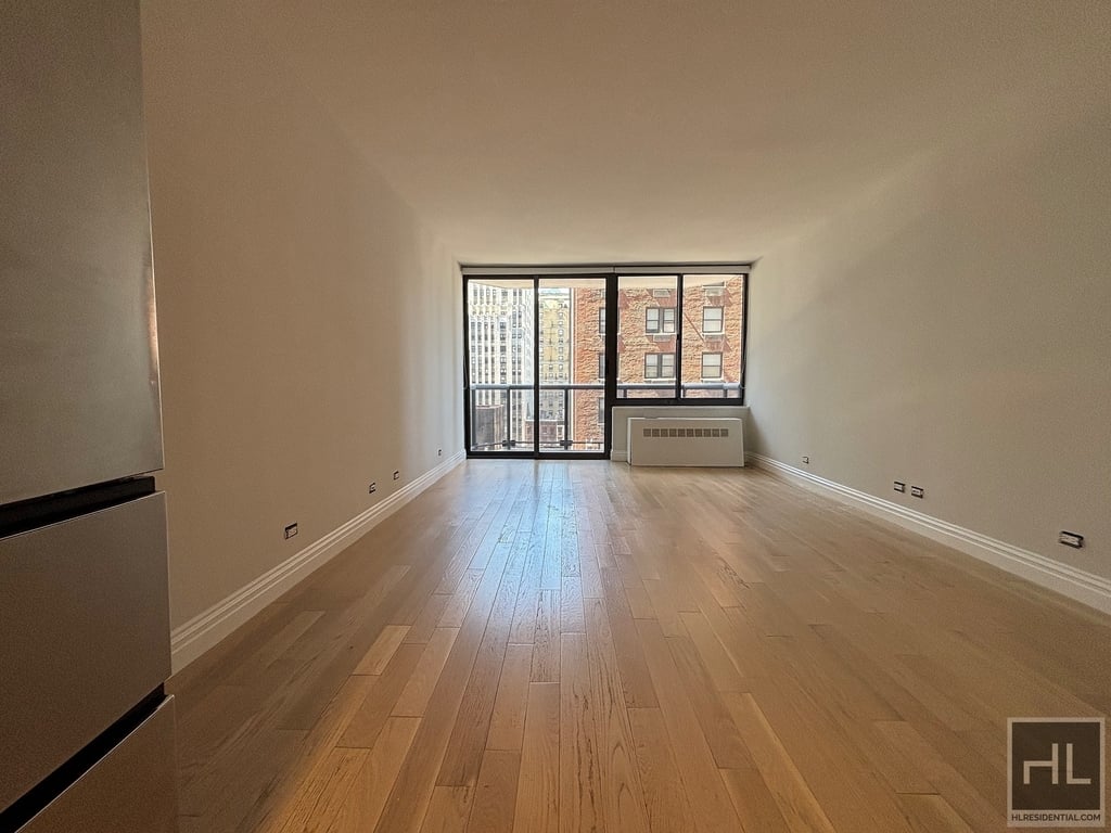 West 48th Street - Photo 6