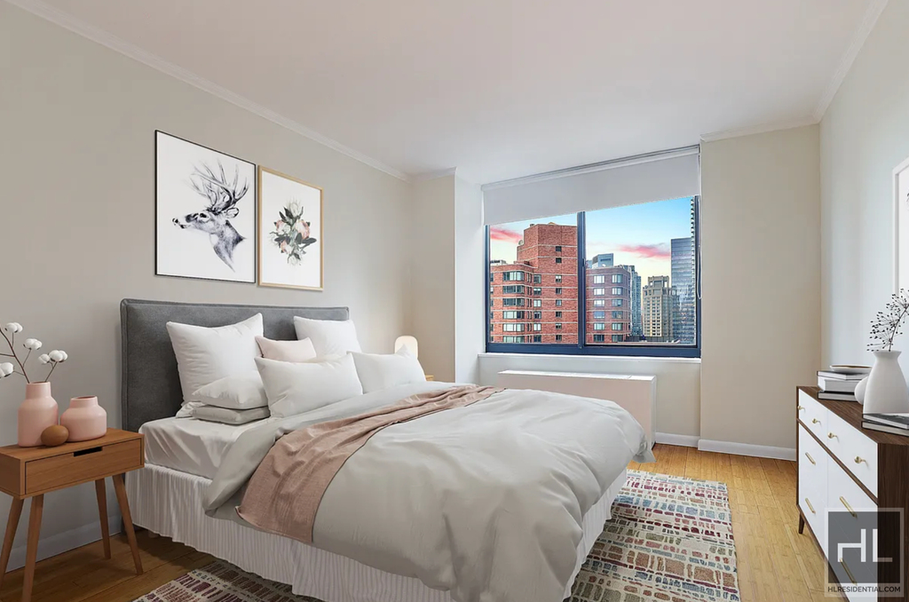 West 48th Street - Photo 3