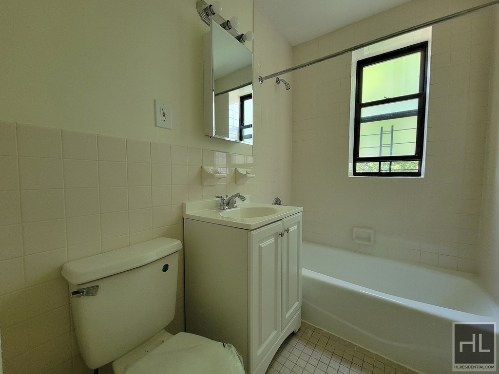 Stuyvesant Avenue - Photo 4