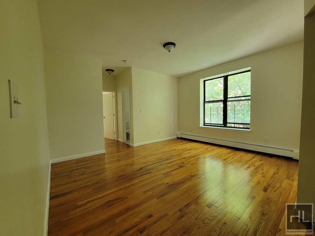 Stuyvesant Avenue - Photo 0