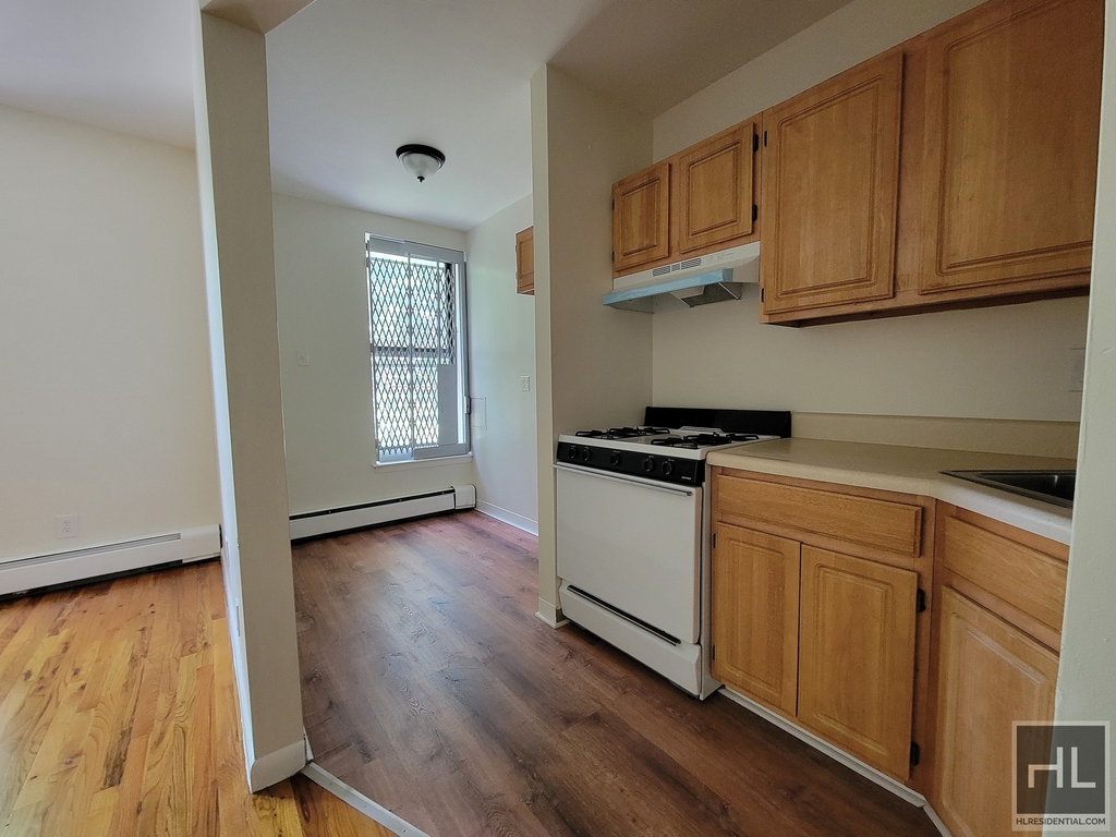 Stuyvesant Avenue - Photo 2