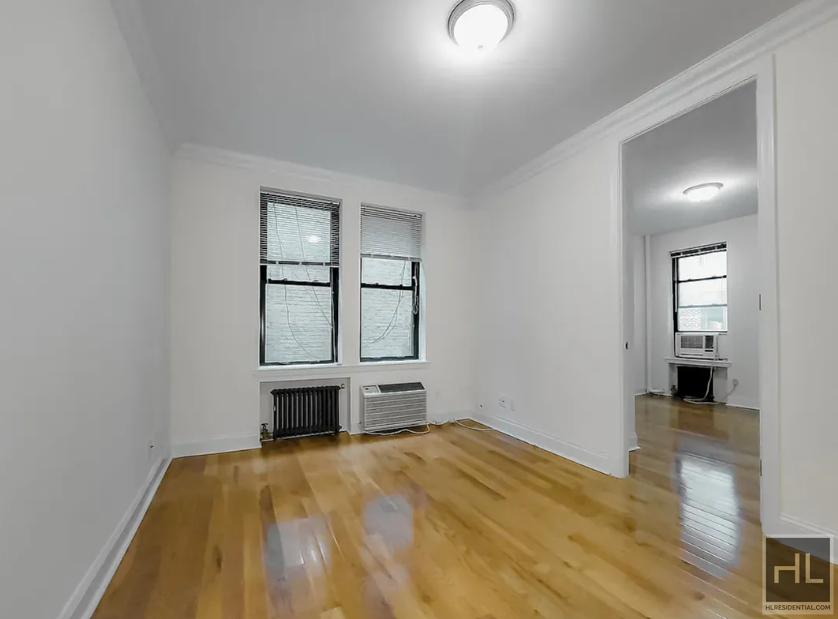East 58 Street - Photo 0