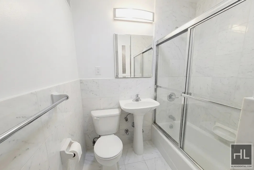 East 36 Street - Photo 10