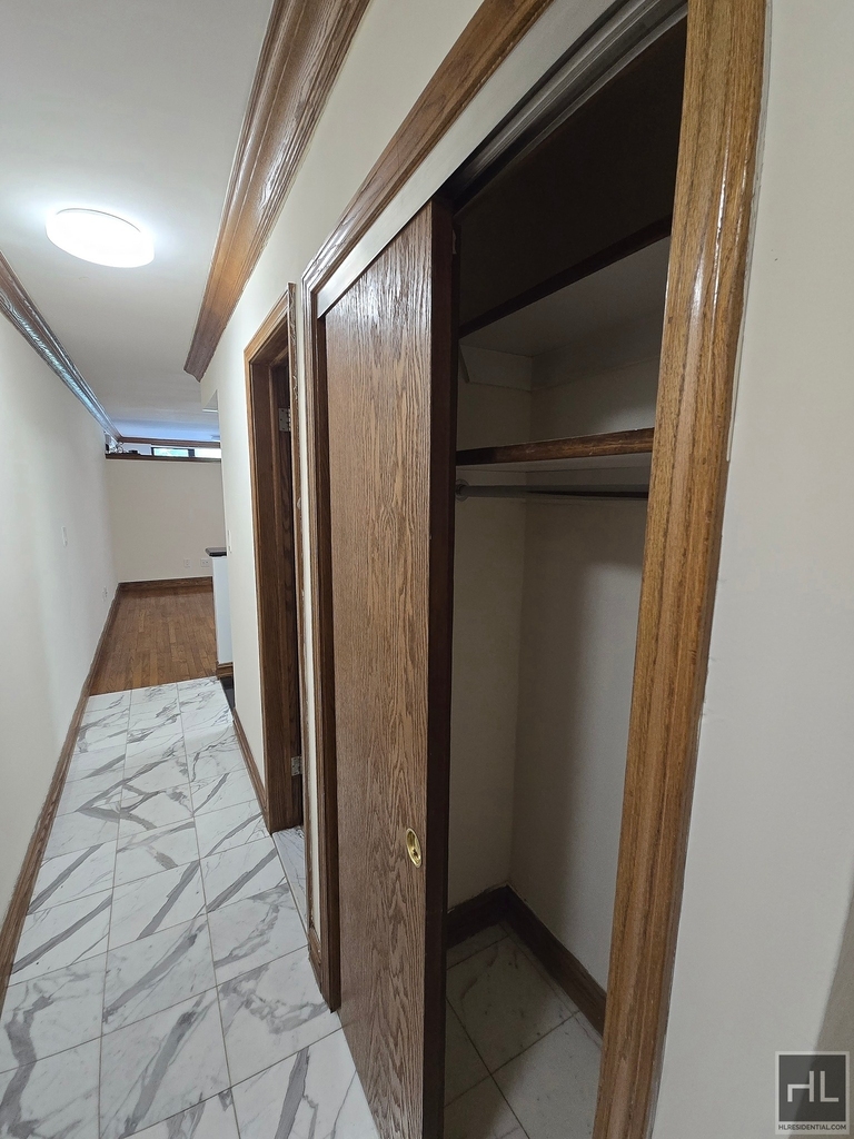 East 36 Street - Photo 8