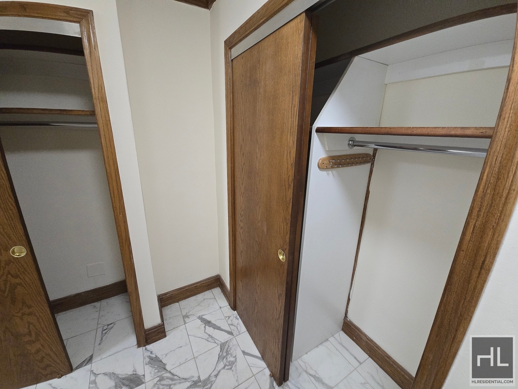 East 36 Street - Photo 12