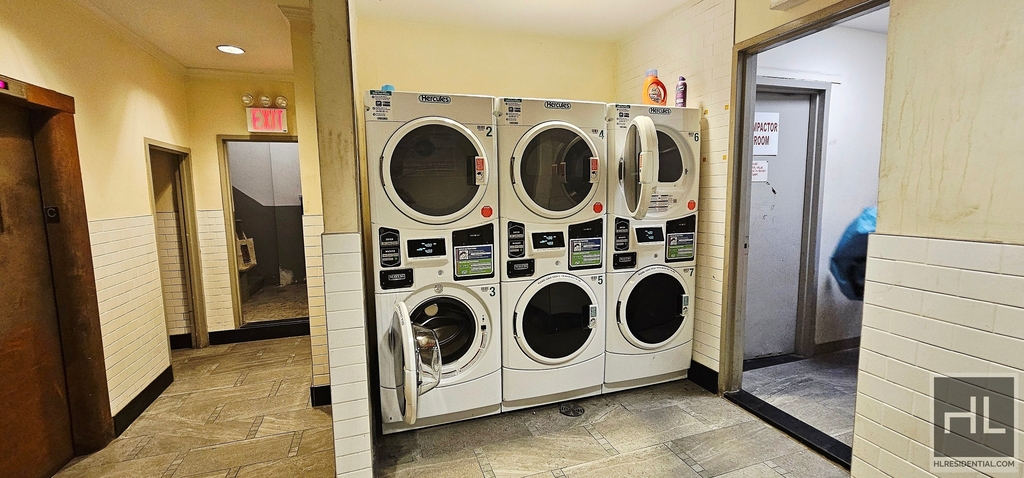 East 36 Street - Photo 14