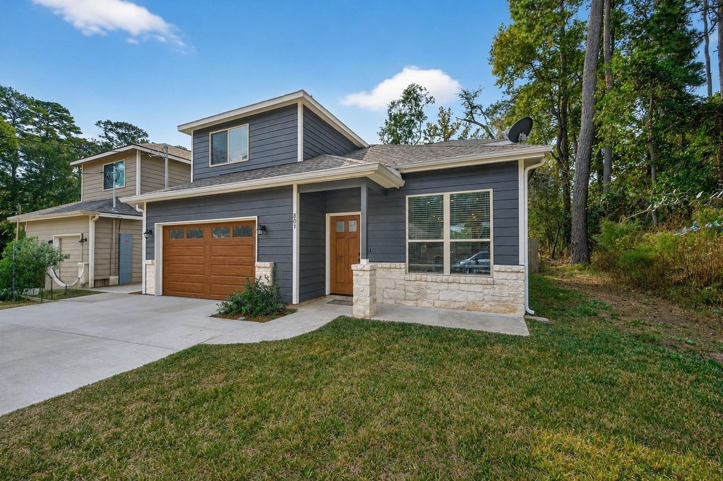 804 Pearl River Drive - Photo 0