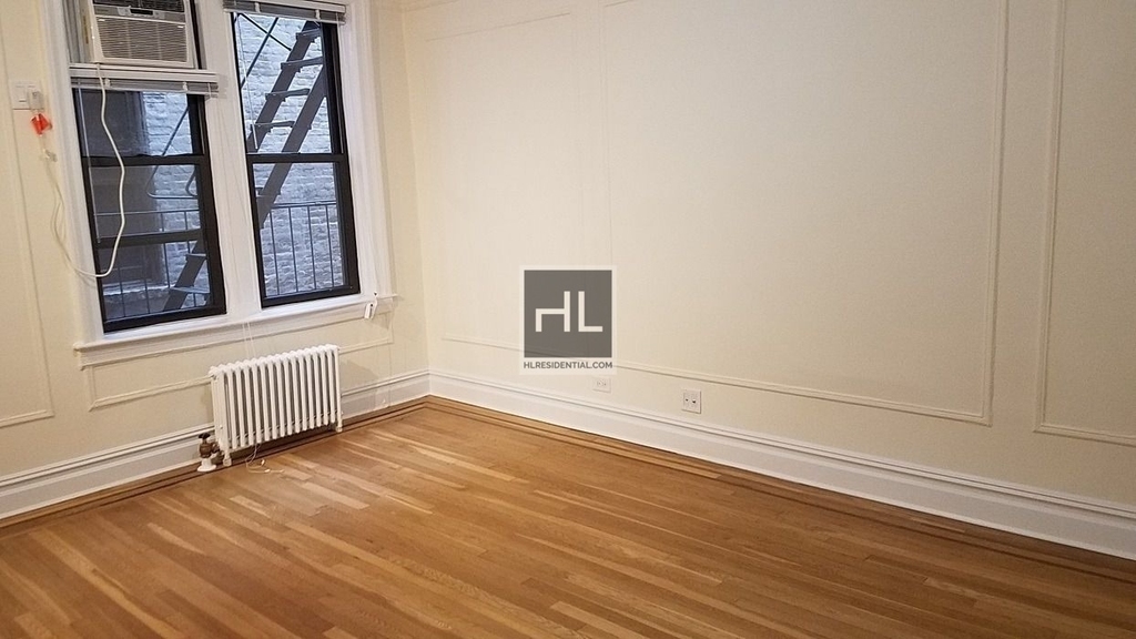 East 51 Street - Photo 0