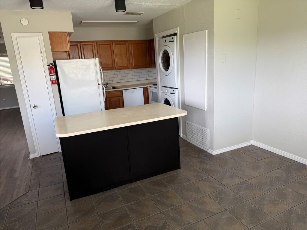 6107 Snug Harbor Boulevard - Photo 9