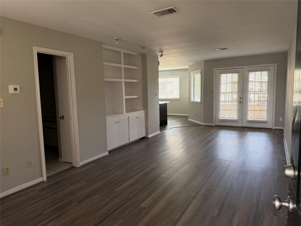 6107 Snug Harbor Boulevard - Photo 5