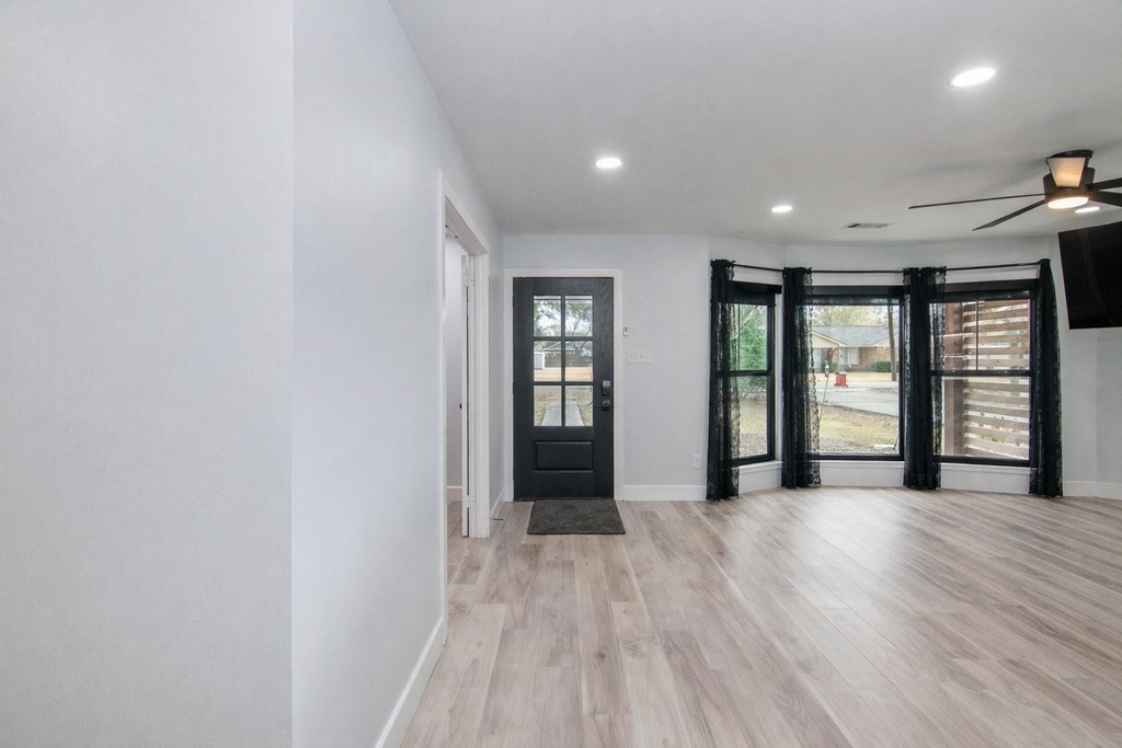 712 Clarence Street - Photo 6