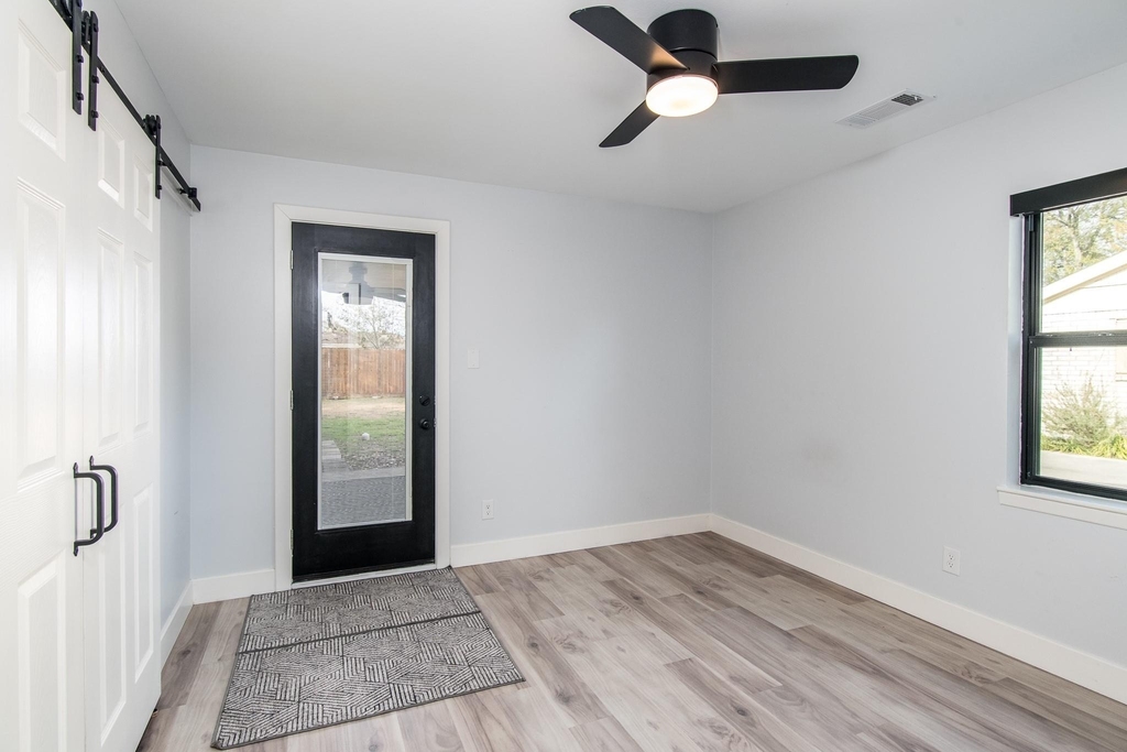 712 Clarence Street - Photo 26