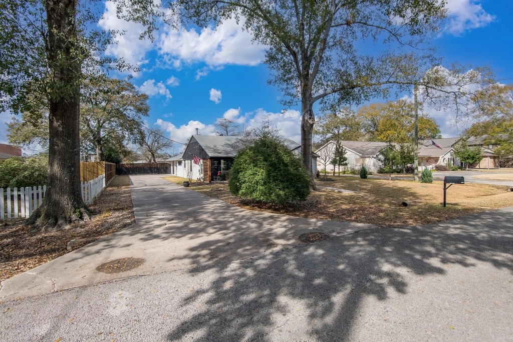712 Clarence Street - Photo 36