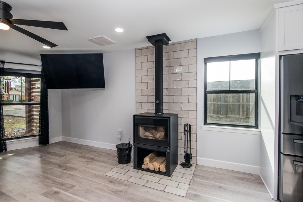 712 Clarence Street - Photo 4