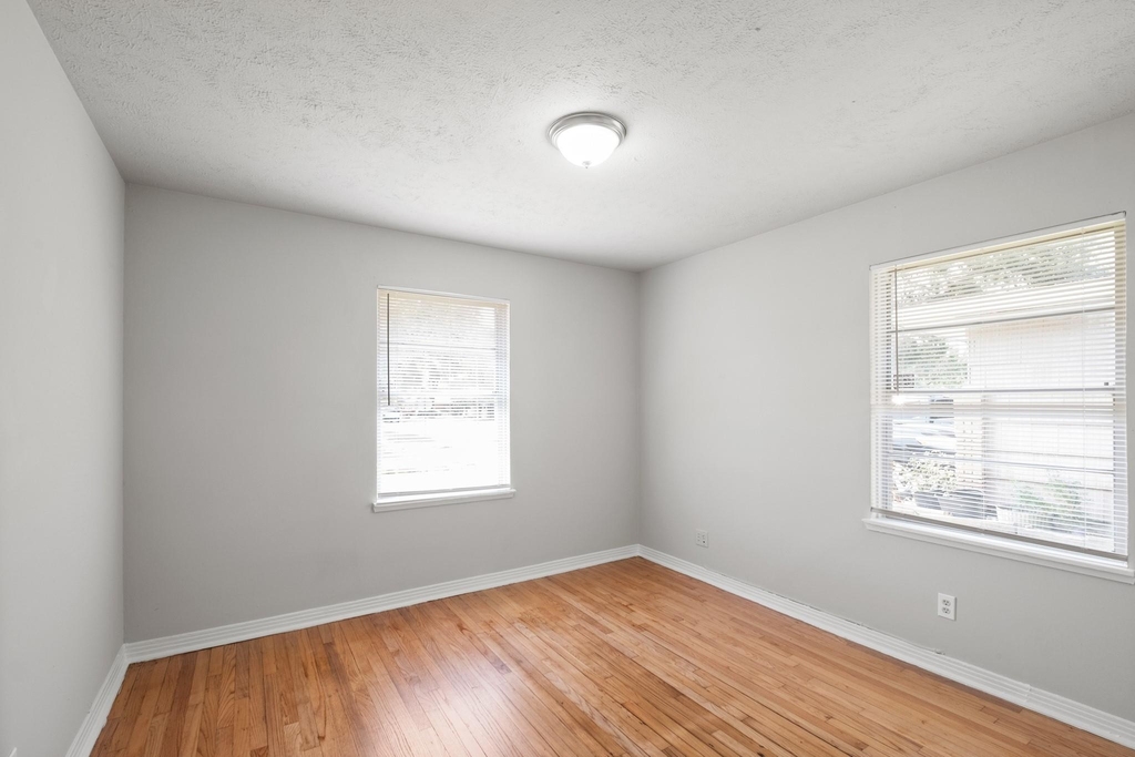 8410 Bob White Drive - Photo 5