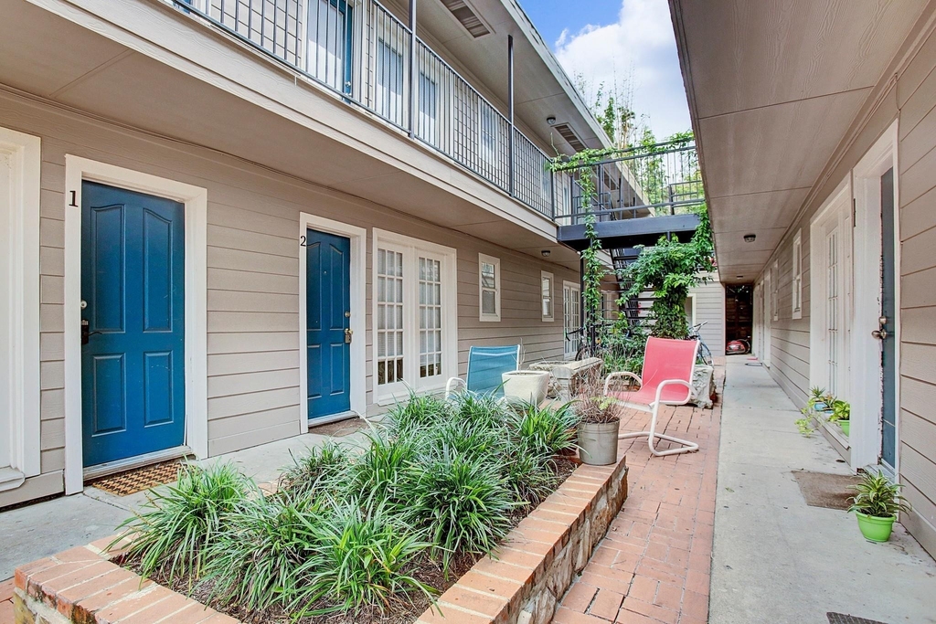 2202 Park Street - Photo 0