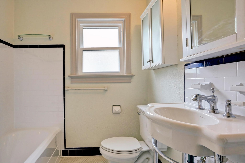 2324 Goldsmith Street - Photo 8