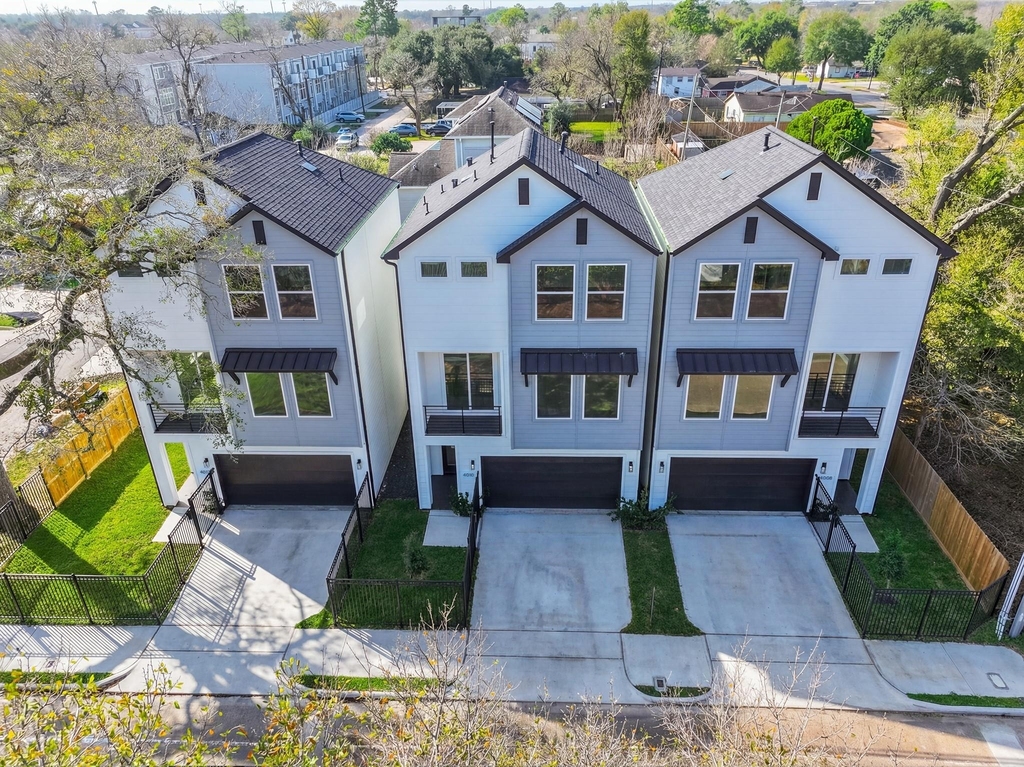 4012 Yellowstone Boulevard - Photo 1