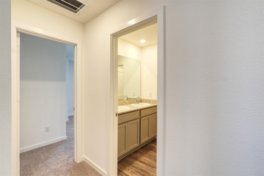 3918 Windy Whisper Drive - Photo 24
