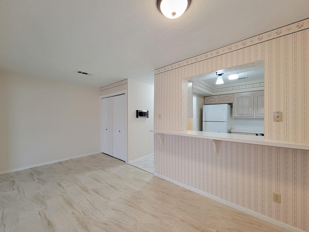 1815 Country Village Boulevard - Photo 15