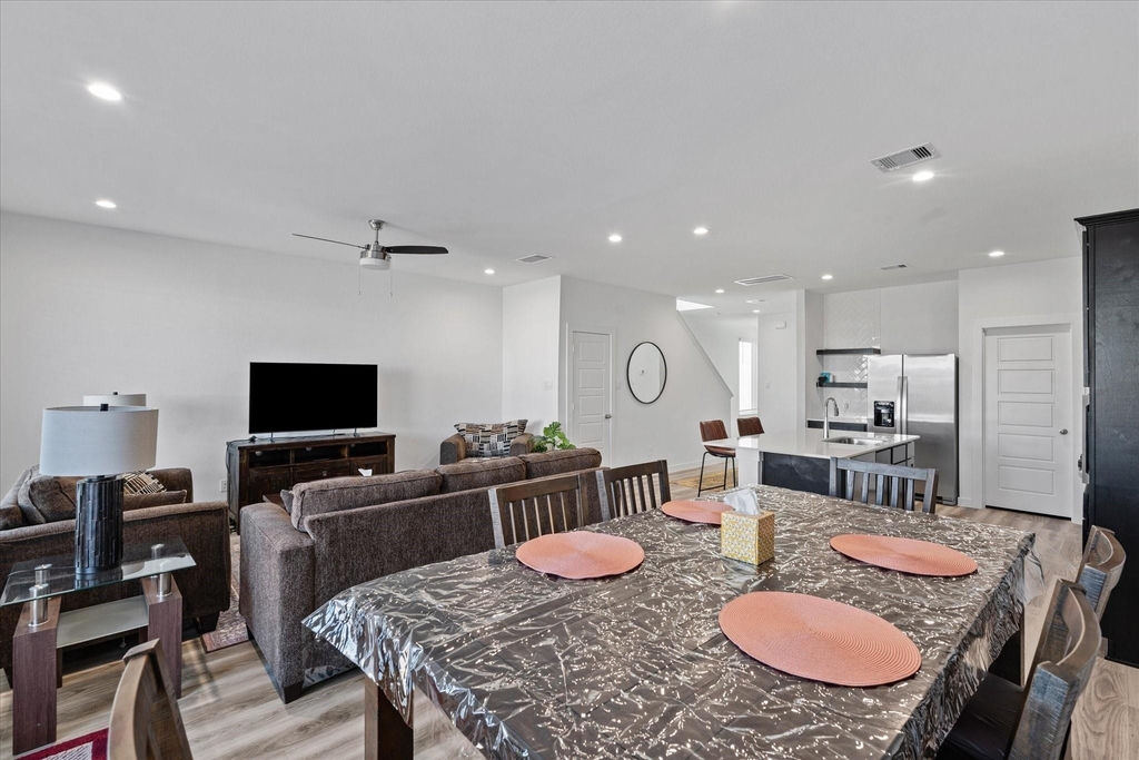 3215 Rainwood Gate Drive - Photo 3