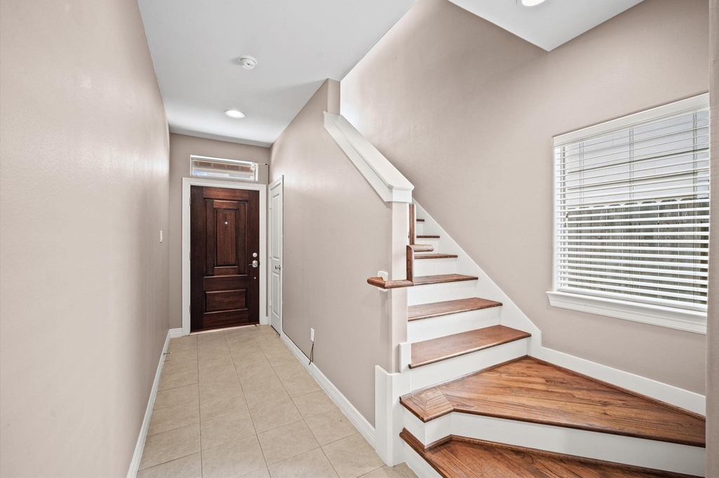 3840 Center Street - Photo 3