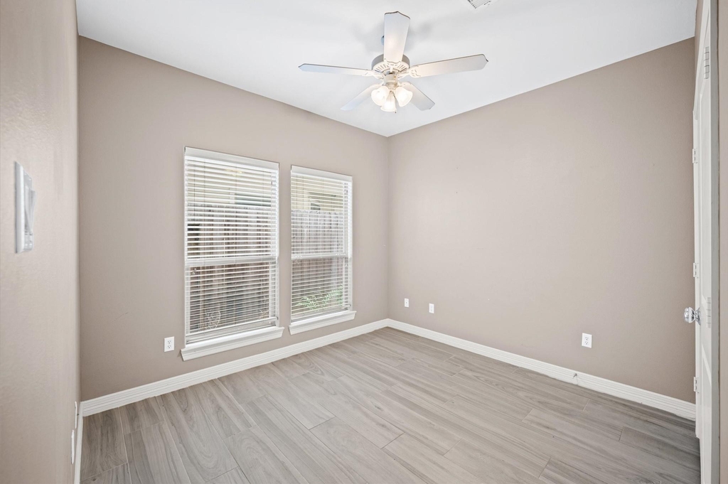 3840 Center Street - Photo 13